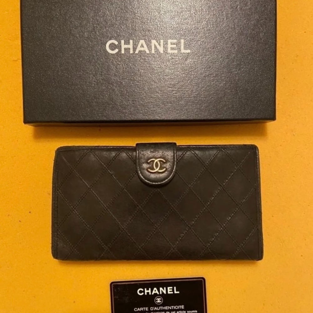 Chanel vintage wallet